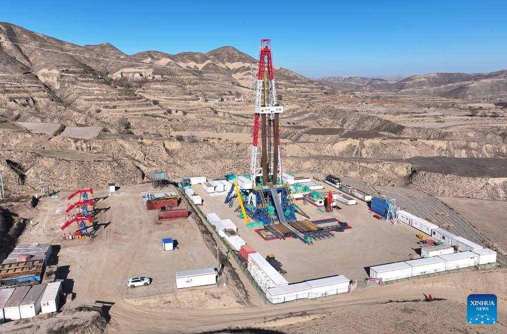 Mỏ dầu Hongde ở huyện Hoàn, tỉnh Cam Túc, Trung Quốc, ngày 30.11.2023. Ảnh: Xinhua
