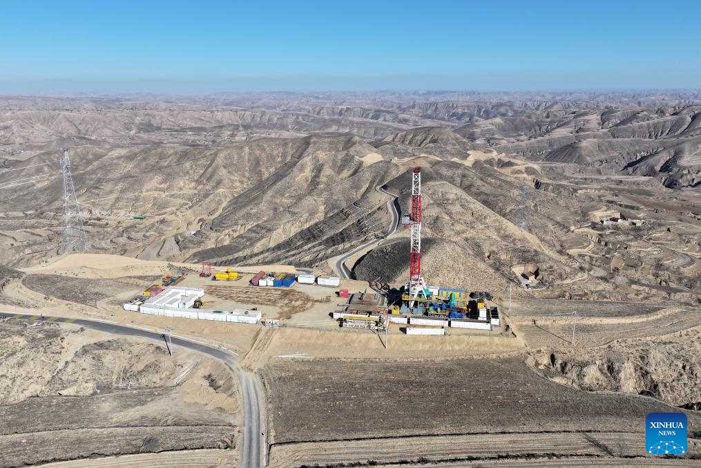 Mỏ dầu Hongde ở huyện Hoàn, tỉnh Cam Túc, Trung Quốc, ngày 30.11.2023. Ảnh: Xinhua