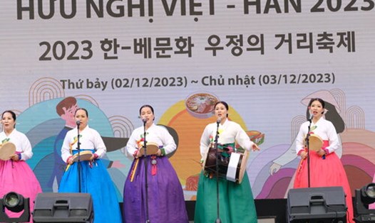 Con đường văn hoá hữu nghị Việt - Hàn 2023 thu hút du khách bởi nhiều hoạt động văn hoá đặc sắc. Ảnh: BTC