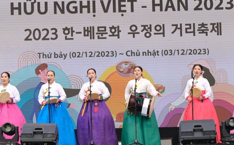 Con đường văn hoá hữu nghị Việt - Hàn 2023 thu hút du khách bởi nhiều hoạt động văn hoá đặc sắc. Ảnh: BTC