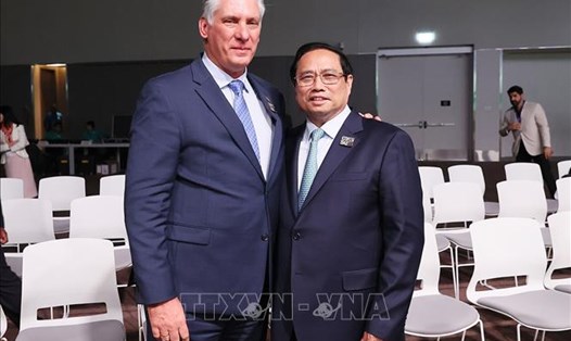 Thủ tướng Chính phủ Phạm Minh Chính và Chủ tịch nước Cộng hòa Cuba Miguel Díaz-Canel. Ảnh: TTXVN