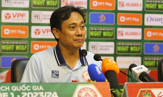 Huấn luyện viên Phùng Thanh Phương có chiến thắng đầu tiên cùng TPHCM. Ảnh: Thanh Vũ