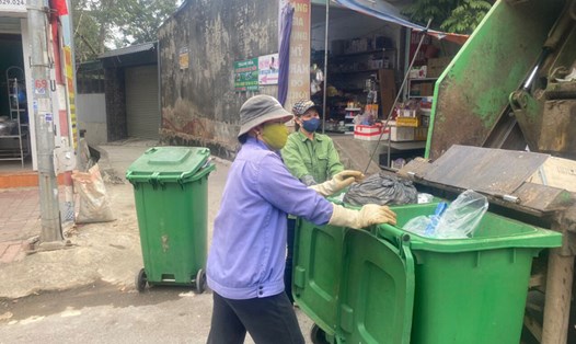 Huyện Đà Bắc tích cực triển khai thu gom, xử lý chất thải để bảo vệ môi trường. Ảnh: Đinh Đại
