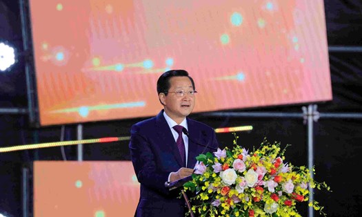 Phó Thủ tướng Lê Minh Khái chúc mừng lịch sử hào hùng và những thành tựu to lớn mà Đà Lạt đã đạt được. Ảnh: Mai Hương

