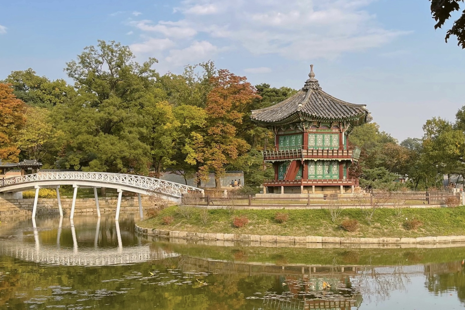 Cung điện Gyeongbokgung là sự kết hợp hài hòa giữa kiến trúc cổ đại của Trung hoa và lối kiến trúc mang nét truyền thống của triều đại Joseon. Ảnh: Phương Anh 