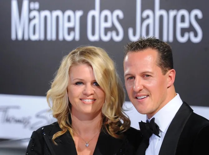 Vợ vừa chăm sóc Schumacher, vừa quản lý khối tài sản ước tính 500 triệu bảng. Ảnh: The Sun