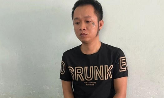 Nguyễn Võ Hữu Chí bị khởi tố, tạm giam về hành vi dùng dao tự chế chém người đứt lìa bàn tay. Ảnh: Công an cung cấp