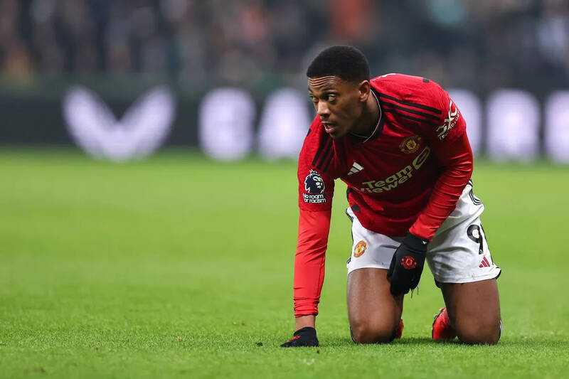 Martial không còn đáp ứng được yêu cầu của Man United.  Ảnh: AFP