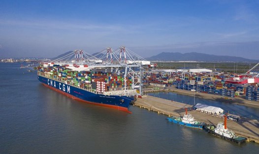 Việt Nam vẫn sẽ tiếp tục được hưởng lợi từ quá trình hợp tác và hội nhập sâu vào chuỗi cung ứng toàn cầu, từ đó đón dòng vốn đầu tư nước ngoài mạnh mẽ hơn trong năm 2024. Ảnh: Hải Nguyễn