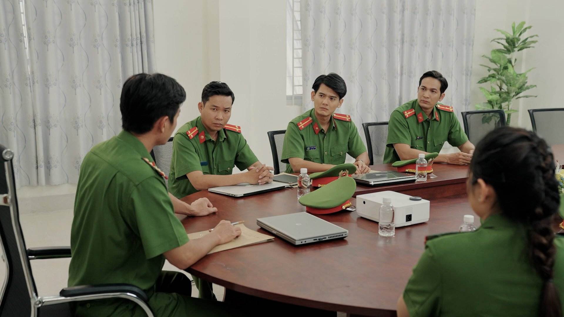 Quang Thái trong phim “Người thầm lặng“. Ảnh: NVCC.