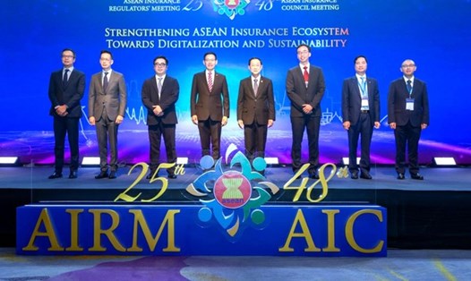 Các lãnh đạo cơ quan quản lý bảo hiểm ASEAN tại AIRM 25