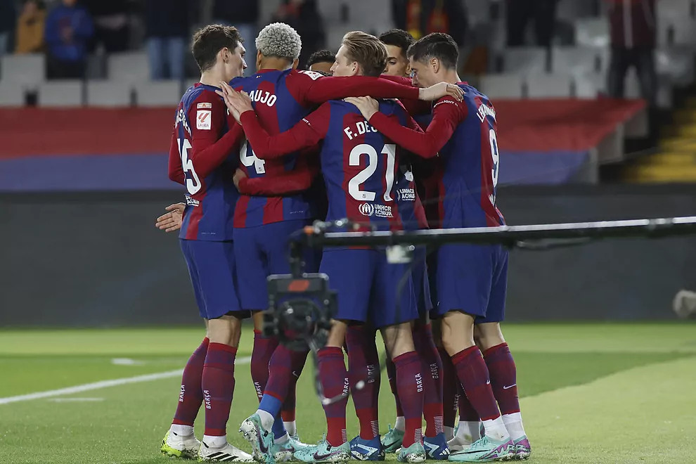Các cầu thủ Barcelona ăn mừng chiến thắng trước Atletico Madrid.   Ảnh: FCB 