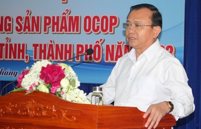 Phó Chủ tịch Thường trực tỉnh Bạc Liêu Lê Tấn Cận phát biểu tại buổi hội nghị. Ảnh: Nhật Hồ