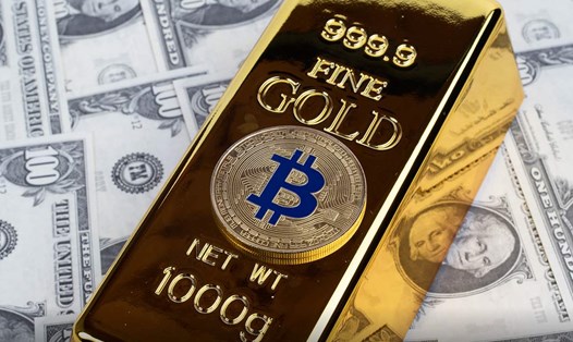 Giá vàng và giá bitcoin tăng cao kỷ lục. Ảnh chụp màn hình
