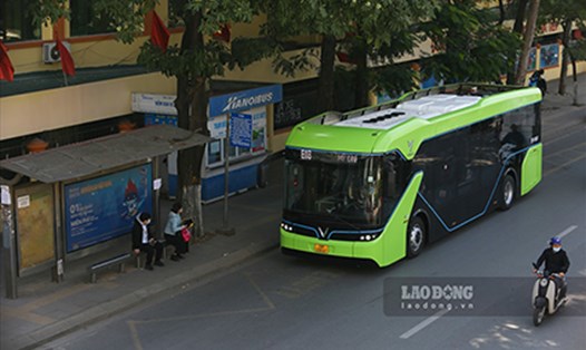Xe buýt điện ở Hà Nội. Ảnh: Thế Kỷ