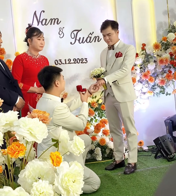 Hình ảnh trong lễ cưới của cặp đôi đồng tính nam ở Yên Bái. Ảnh: Nhân vật cung cấp