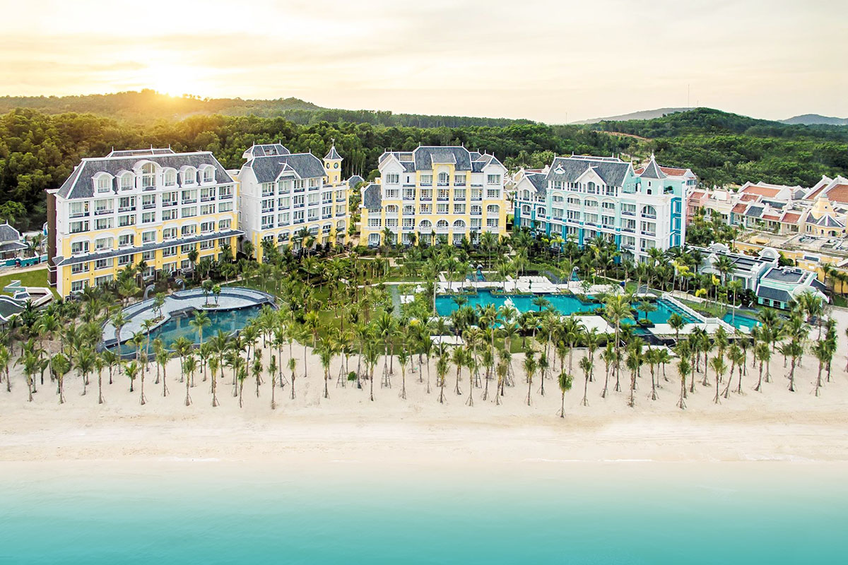 JW Marriott Phu Quoc Emerald Bay Resort & Spa lần thứ 5 lần liên tiếp đạt giải “Khu nghỉ dưỡng dành cho tổ chức tiệc cưới sang trọng hàng đầu thế giới“. Ảnh: JW Marriott