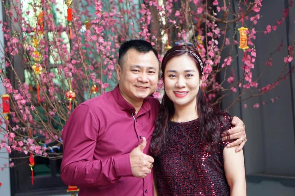 NSND Tự Long có cuộc sống hạnh phúc bên bà xã Minh Nguyệt. Ảnh: Facebook nhân vật