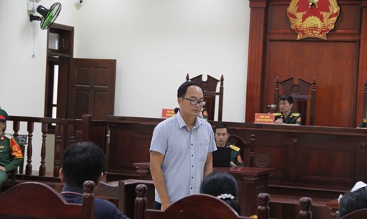 Bị cáo Hoàng Văn Minh bị tuyên phạt 14 tháng tù. Ảnh: Hữu Long
