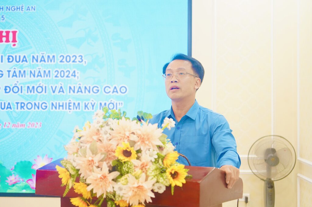 Ông Nguyễn Chí Công - Phó Chủ tịch Thường trực Liên đoàn Lao động tỉnh phát biểu tại hội nghị. Ảnh: Quỳnh Trang