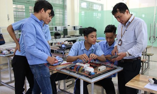 Các trường nghề tại TP Đà Nẵng hiện vẫn còn suất tuyển sinh nhưng nhiều phụ huynh, học sinh có tâm lý ngại học nghề sau THCS. Ảnh: Tường Minh