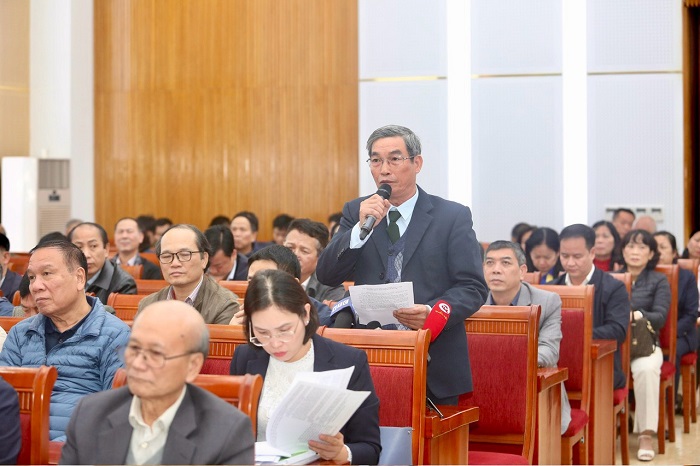 Cử tri quận Hoàng Mai phát biểu tại hội nghị. Ảnh: Hanoi.gov.vn