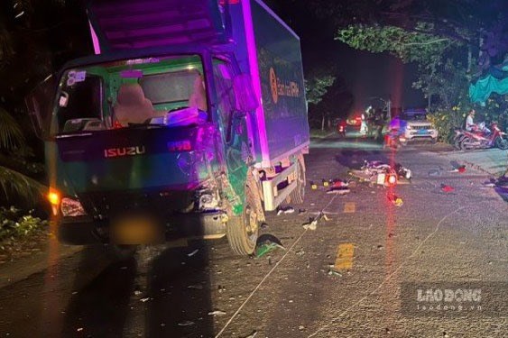 Ôtô tải va chạm với xe gắn máy, một người tử vong