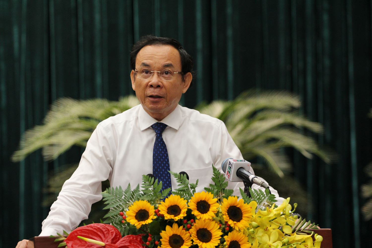 Bí thư Thành ủy TPHCM Nguyễn Văn Nên phát biểu tại kỳ họp. Ảnh: Thành Nhân
