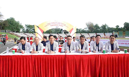 Giải bóng đá toàn quốc 2023 Doanh nghiệp Việt Nam Cup TTC khởi tranh vào sáng nay, 6.12 tại sân vận động Cần Thơ. Ảnh: Đình Thảo