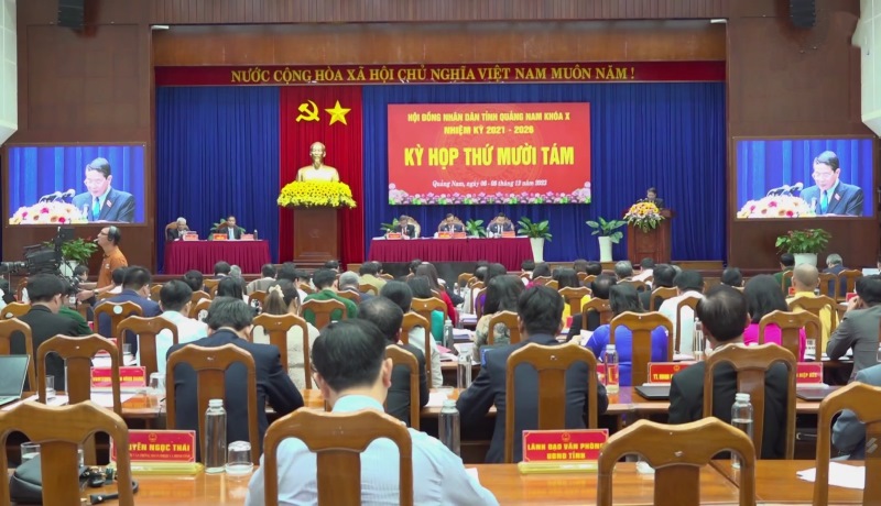 Quang cảnh kỳ họp thường kỳ cuối năm 2023 của HĐND tỉnh Quảng Nam khóa X, nhiệm kỳ 2021 - 2026 diễn ra ngày 6.12. Ảnh: Hoàng Bin.