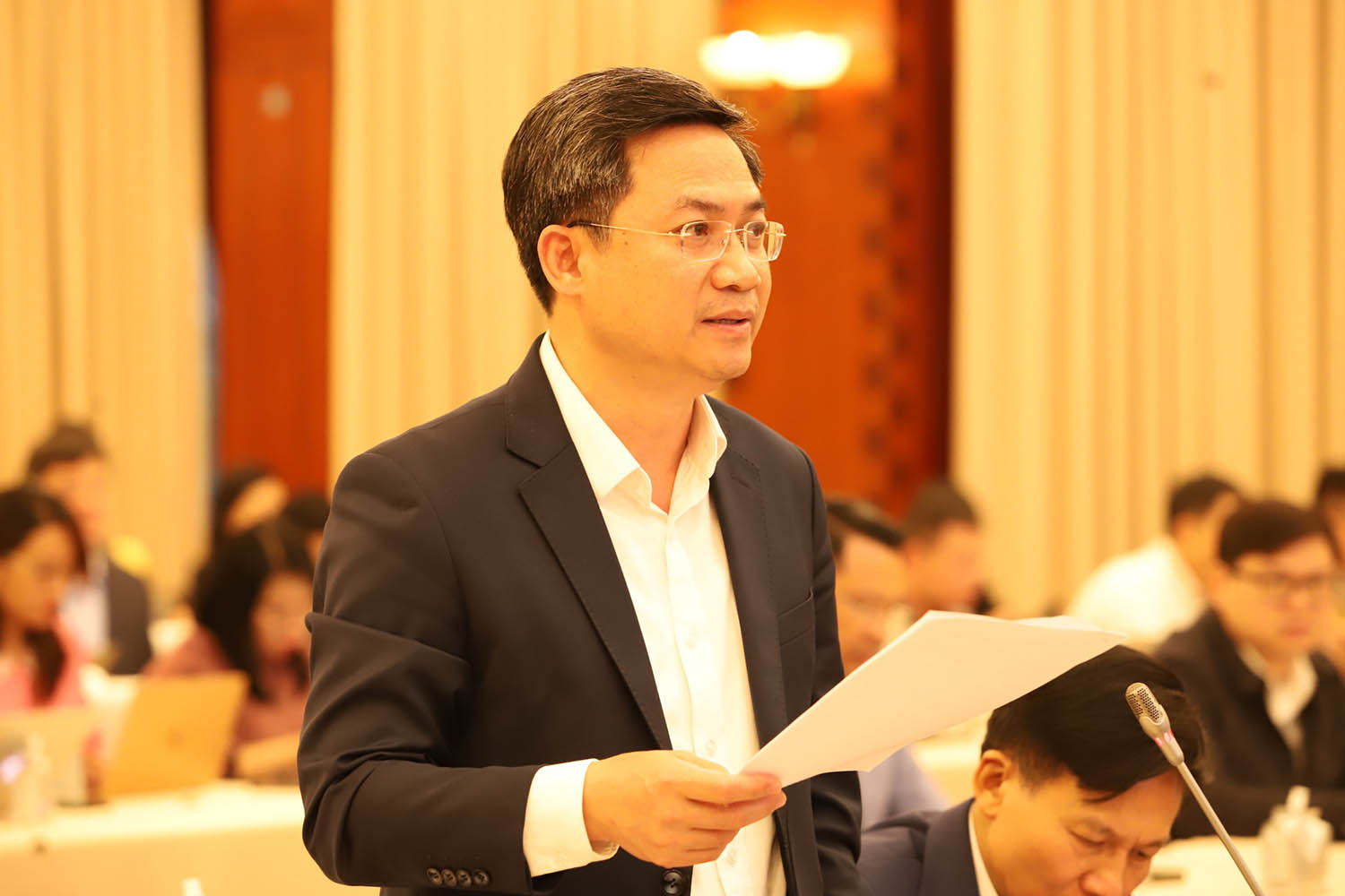 Phó Chủ tịch UBND TP Hà Nội Hà Minh Hải trả lời tại họp báo. Ảnh: Phạm Đông