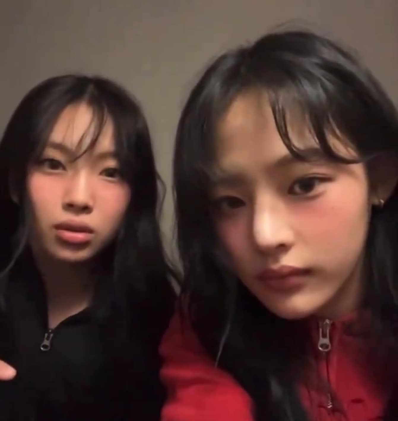Hyein và Minji gặp bình luận đe doạ, ác ý, dù livestream trên ứng dụng riêng của nhóm NewJeans. Ảnh: X