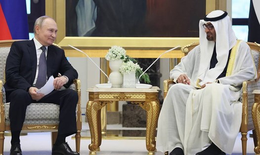 Tổng thống UAE Mohamed bin Zayed Al Nahyan hội đàm với Tổng thống Nga Vladimir Putin, ngày 6.12.2023. Ảnh: TASS