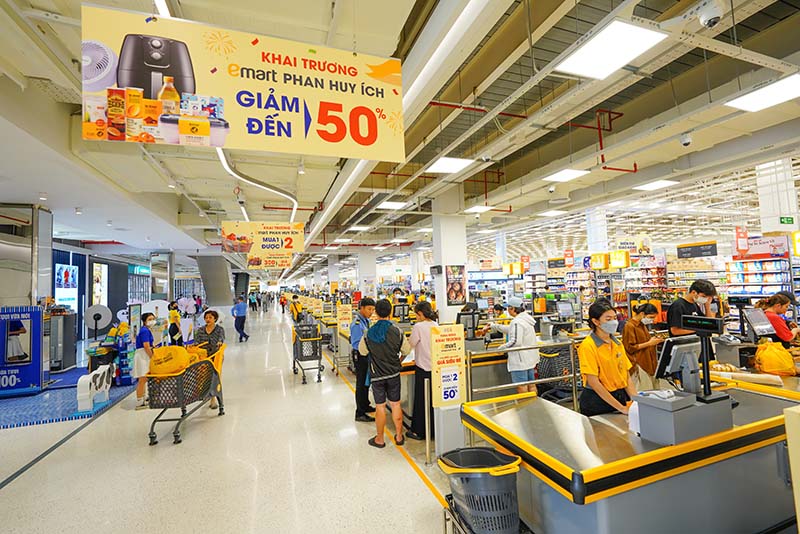 Với diện tích hơn 10.500m2, Emart Phan Huy Ích là một trong những siêu thị lớn nhất tại TP.HCM. Ảnh: THISO