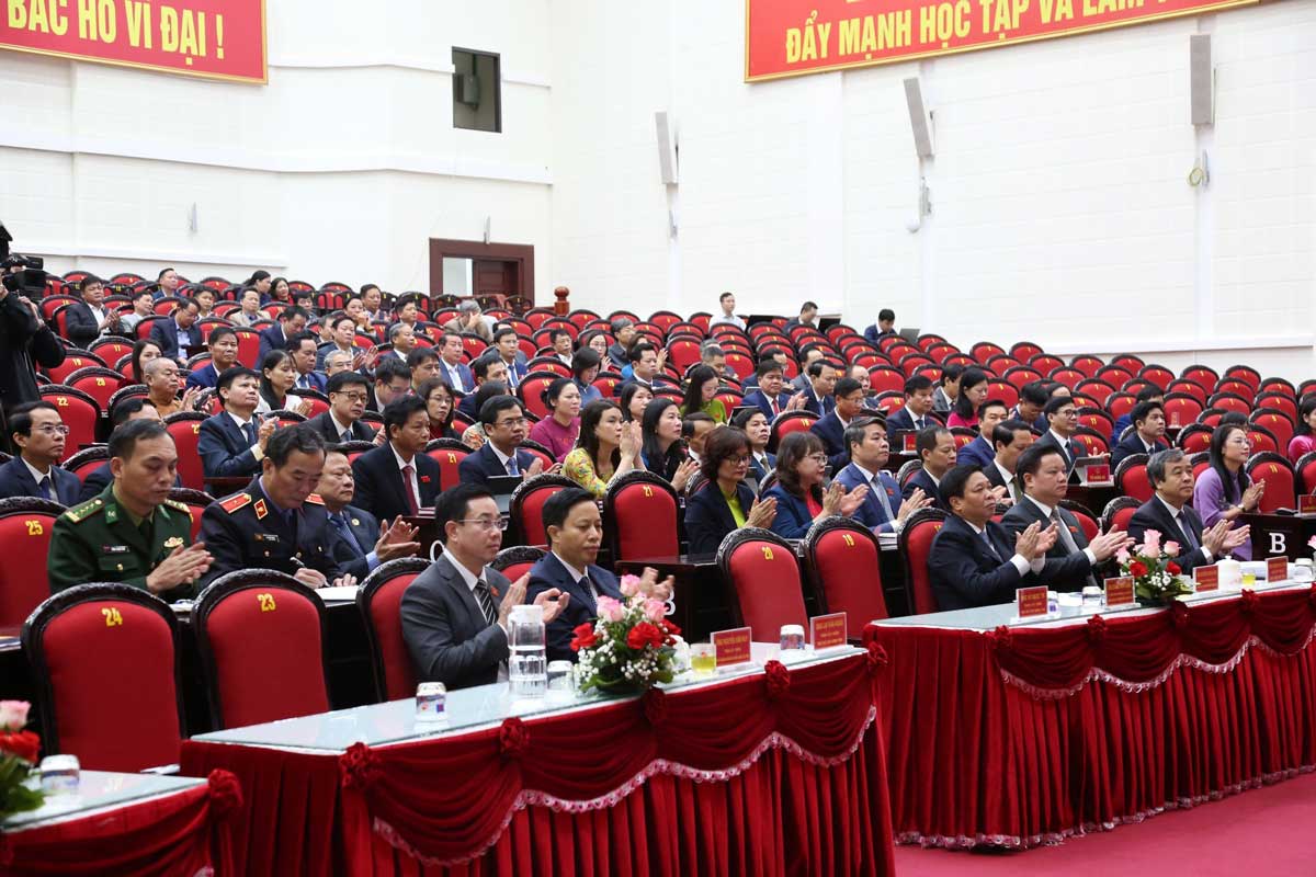 Các đại biểu dự Kỳ họp thứ Bảy, HĐND tỉnh Thái Bình. Ảnh: