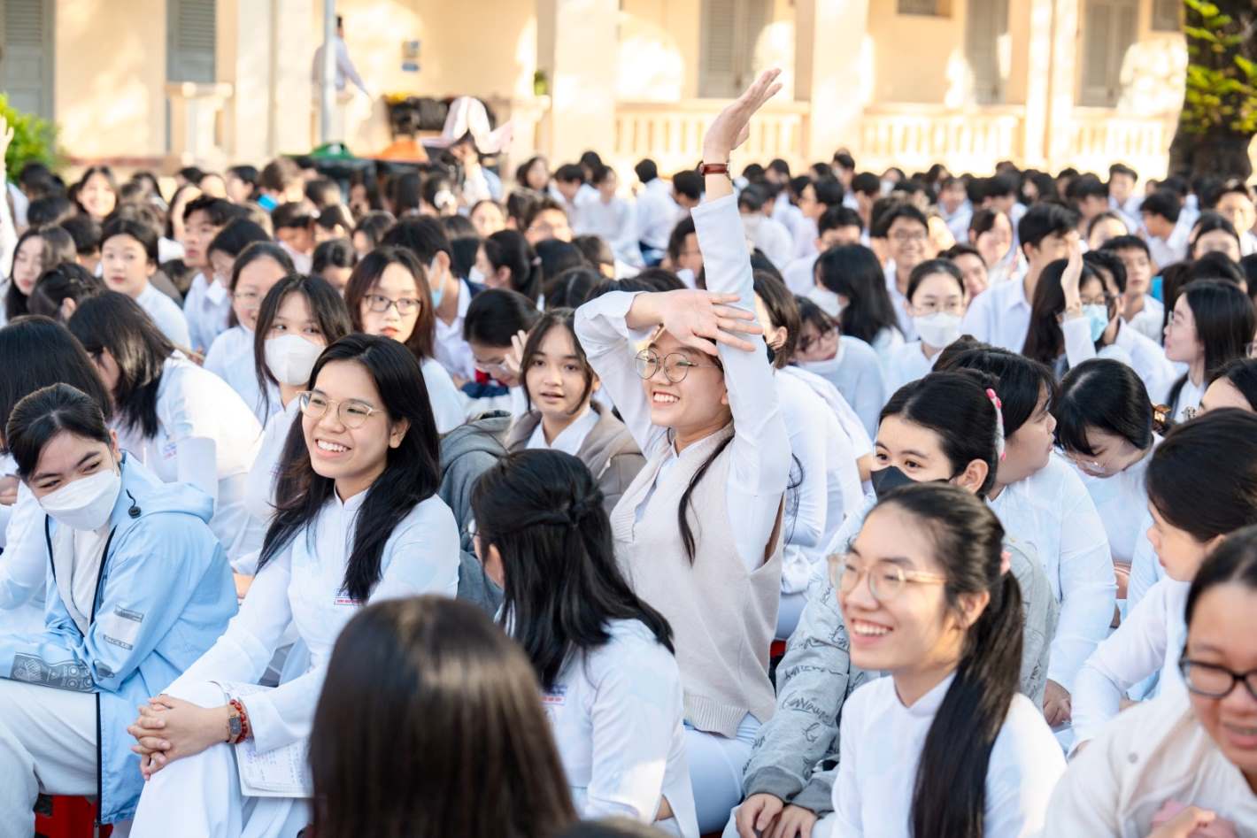 Hàng nghìn học sinh trường THPT Chuyên Lê Hồng Phong (TP.HCM) hào hứng với cuộc thi Tiếng nói Xanh. Ảnh: Ngọc Quỳnh