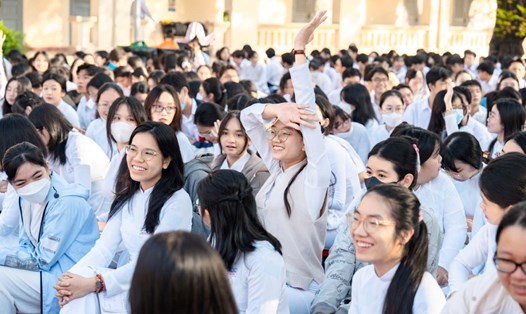 Hàng nghìn học sinh trường THPT Chuyên Lê Hồng Phong (TP.HCM) hào hứng với cuộc thi Tiếng nói Xanh.