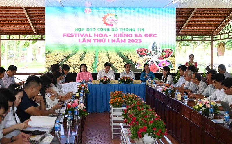 Quang cảnh buổi họp báo. Ảnh: Đạt Phan