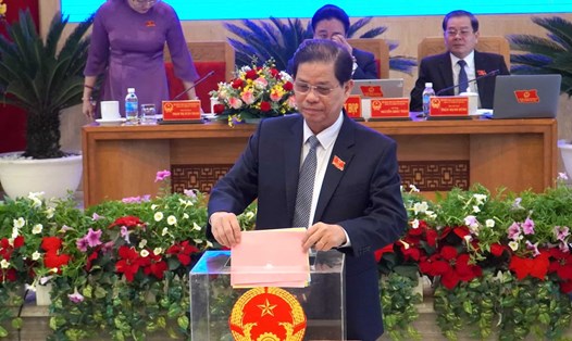 Ông Nguyễn Tấn Tuân -  Chủ tịch UBND tỉnh Khánh Hòa - nhận nhiều phiếu tín nhiệm cao nhất. Ảnh: Hữu Long
