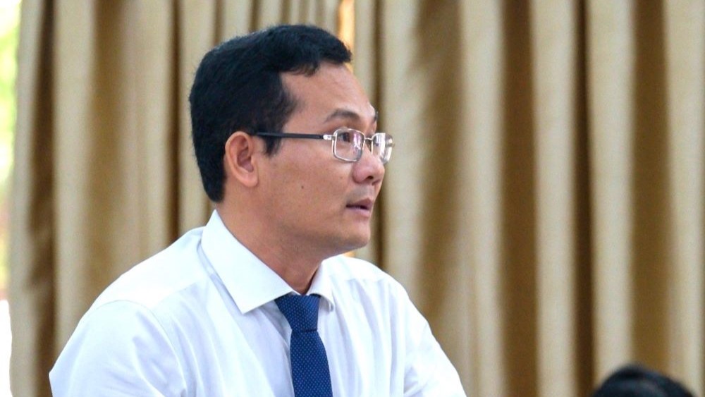 Ông Nguyễn Minh Tuấn – Giám đốc Sở Văn hóa, Thể thao và Du lịch TP Cần Thơ trả lời chất vấn đại biểu. Ảnh: Tạ Quang