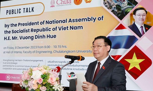 Chủ tịch Quốc hội Vương Đình Huệ phát biểu tại Đại học Chulalongkorn. Ảnh: TTXVN