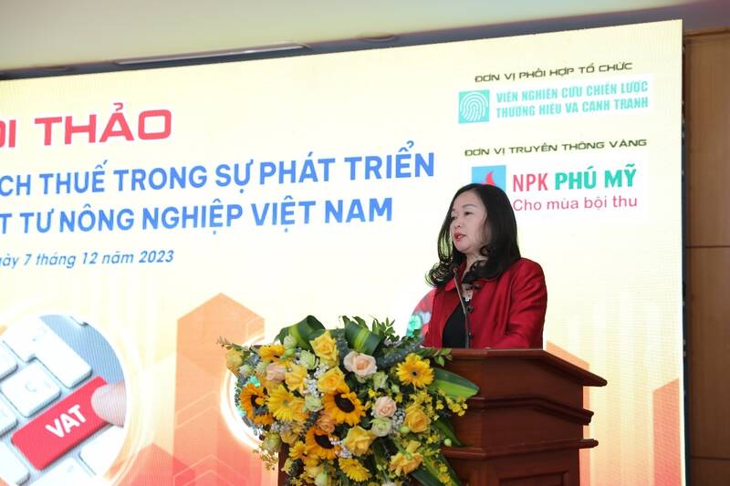 Bà Phạm Thị Thanh Huyền - Tổng biên tập Báo Đại Biểu Nhân dân phát biểu khai mạc. Ảnh: Quang Hiếu