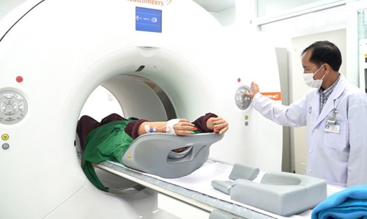 Bệnh nhân được theo dõi PET/CT tại Bệnh viện Chợ Rẫy TPHCM. Ảnh: HƯƠNG SƠN