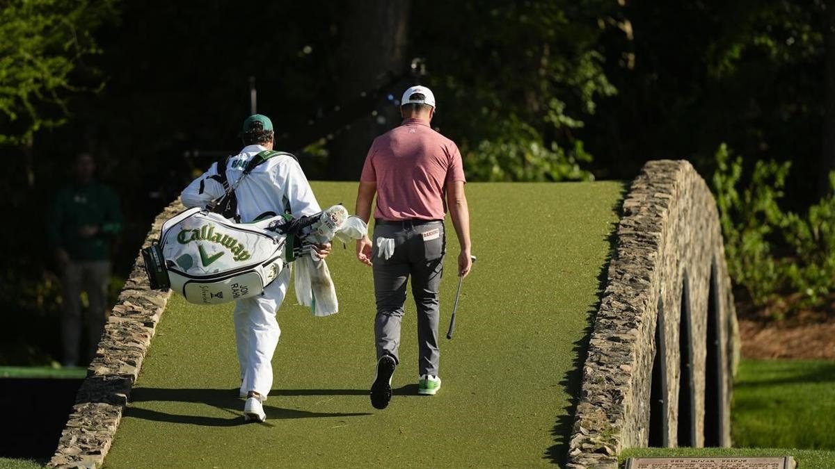 Jon Rahm đã “bước qua cầu” để sang LIV Golf, bất chấp từng tuyên bố trung thành với PGA Tour. Ảnh: SuperSport