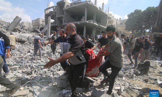 Nạn nhân trong một cuộc không kích của Israel ở Rafah, Gaza. Ảnh: Xinhua
