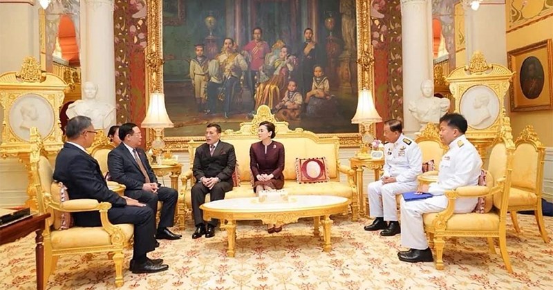 ประธานรัฐสภา นายเวืองดิงห์เว้เข้าเฝ้ากษัตริย์และราชินีไทย