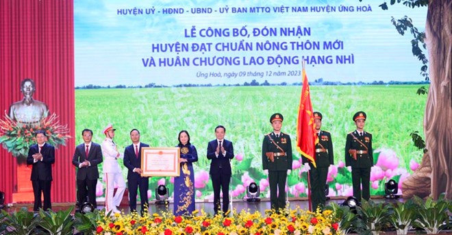 Huyện của Hà Nội đạt chuẩn nông thôn mới, đón Huân chương Lao động hạng Nhì