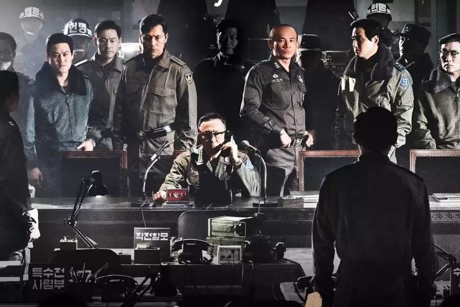 Phim “12.12: The Day” được yêu thích trên phòng vé. Ảnh: Nhà sản xuất