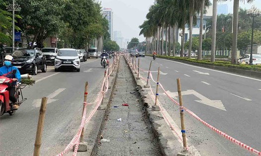 Nhiều tuyến đường tại Hà Nội được xén dải phân cách để mở rộng không gian lưu thông. Ảnh: Nhật Minh