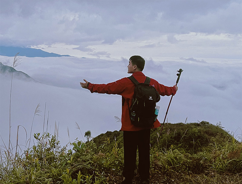 Nằm độ ở độ cao 3.046m, Bạch Mộc Lương Tử (tên gọi khác Ky Quan San) luôn nằm trong danh sách “phải đến” của bất kỳ phượt thủ thích leo núi nào.  